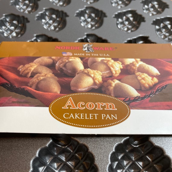 Nordic Ware Acorn Cakelet Pan - 2 Cup Cake Pan - Fall Autumn Nordic Ware Acorn Cakelet Pan - 2 Cup Cake Pan - Fall Autumn