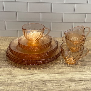 16 Piece Set Vintage Arcoroc Luminarc Rosaline - Service for 4 - Vintage Cristal d’Arques - Made in France