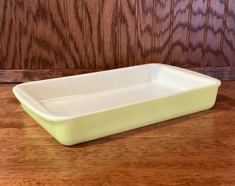 7 x 11 Lime Green Pyrex #232 Brownie Pan Casserole Dish - Vintage 1950’s Bakeware - Made in USA