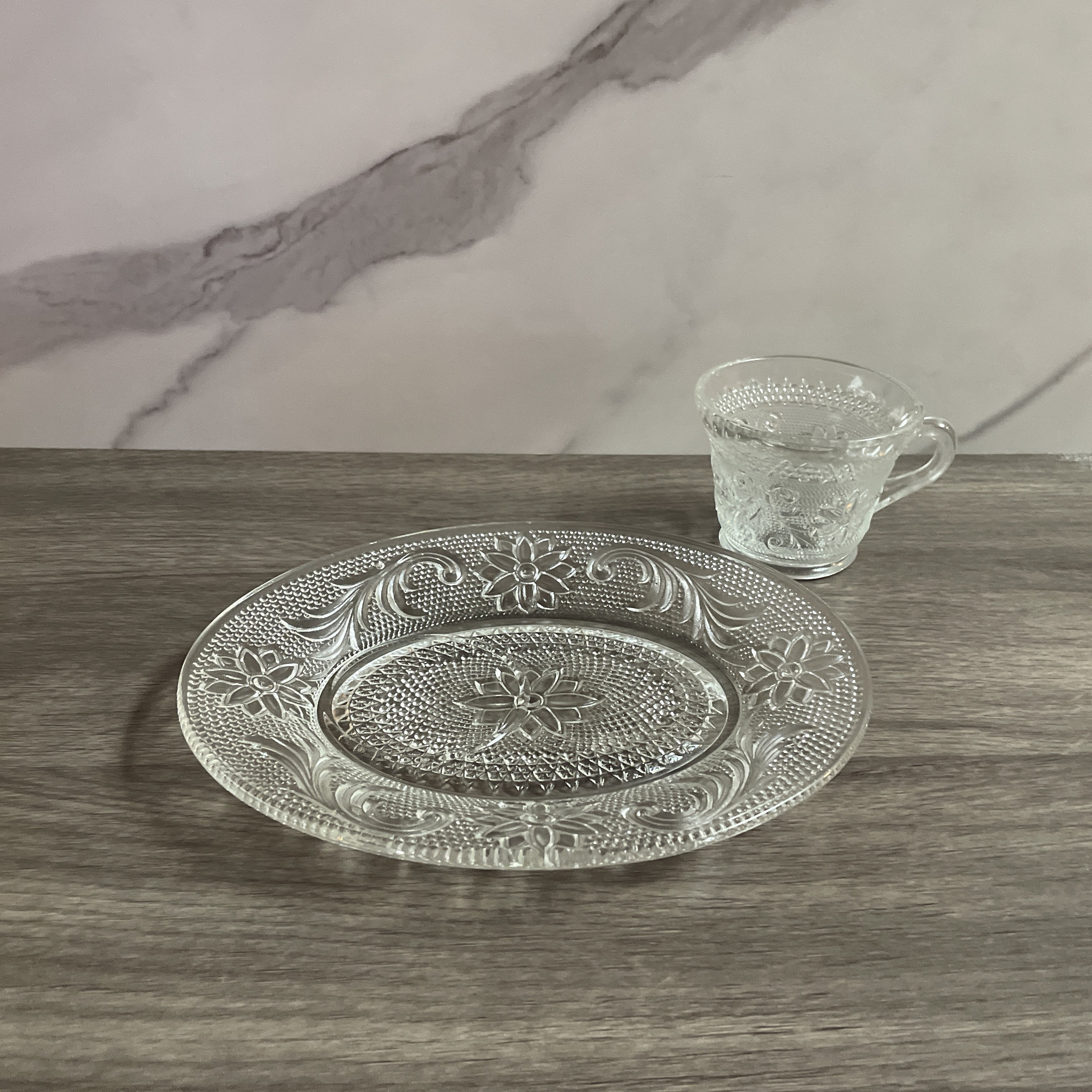 8 Piece Set Tiara Chantilly Sandwich Glass Snack Plate and Cup
