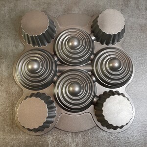 Wilton Jumbo Muffin Pan - 6 Cavity