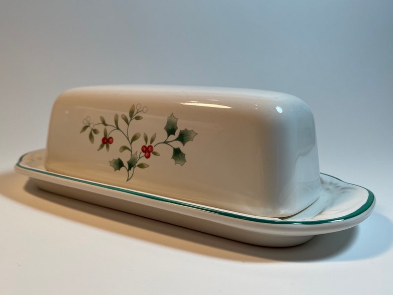 Pfaltzgraff Winterberry Cardinal Butter Dish - Thumbnail 5