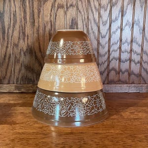 Set of 3 Pyrex Woodland Mixing Bowl Set - Vintage Pyrex - Brown Floral Glass Bakeware - Mid Century Kitchen - Excellent Condition