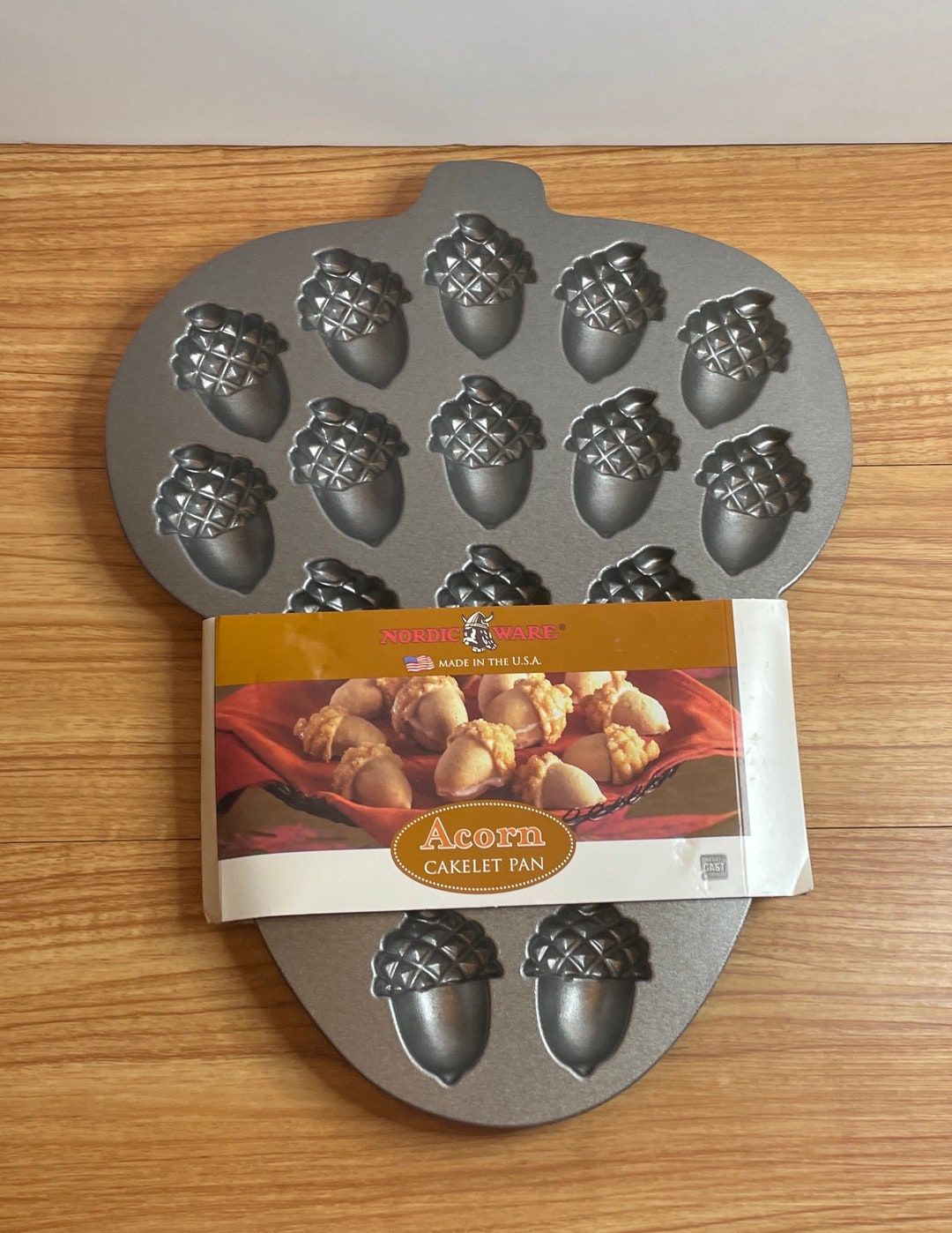 ★専用★ノルディックウェア ACORN CAKELET PAN どんぐり 新品 Amazon.co.jp: ノルディックウェア ACORN CAKELET PAN どんぐり