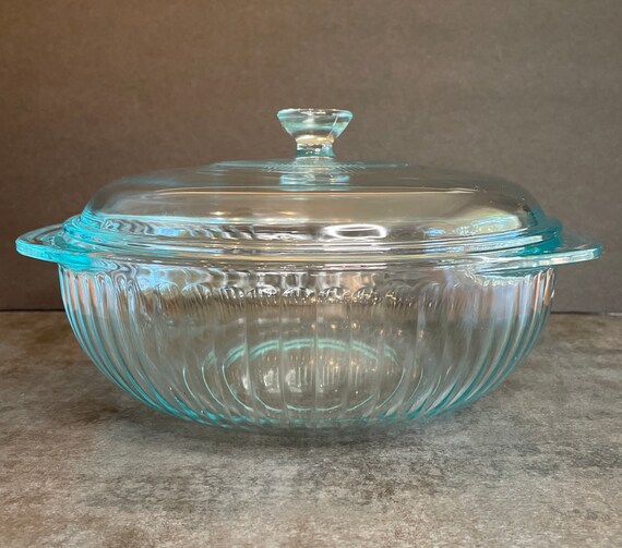 Pyrex Qt 2L Scalloped Casserole Dish With Lid Vintage Pyrex