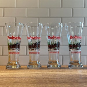 Set of 4 Vintage Budweiser Beer Pilsner Glasses - Christmas Beer Glasses - Vintage Barware - Man Cave Decor - Clydesdale Horses