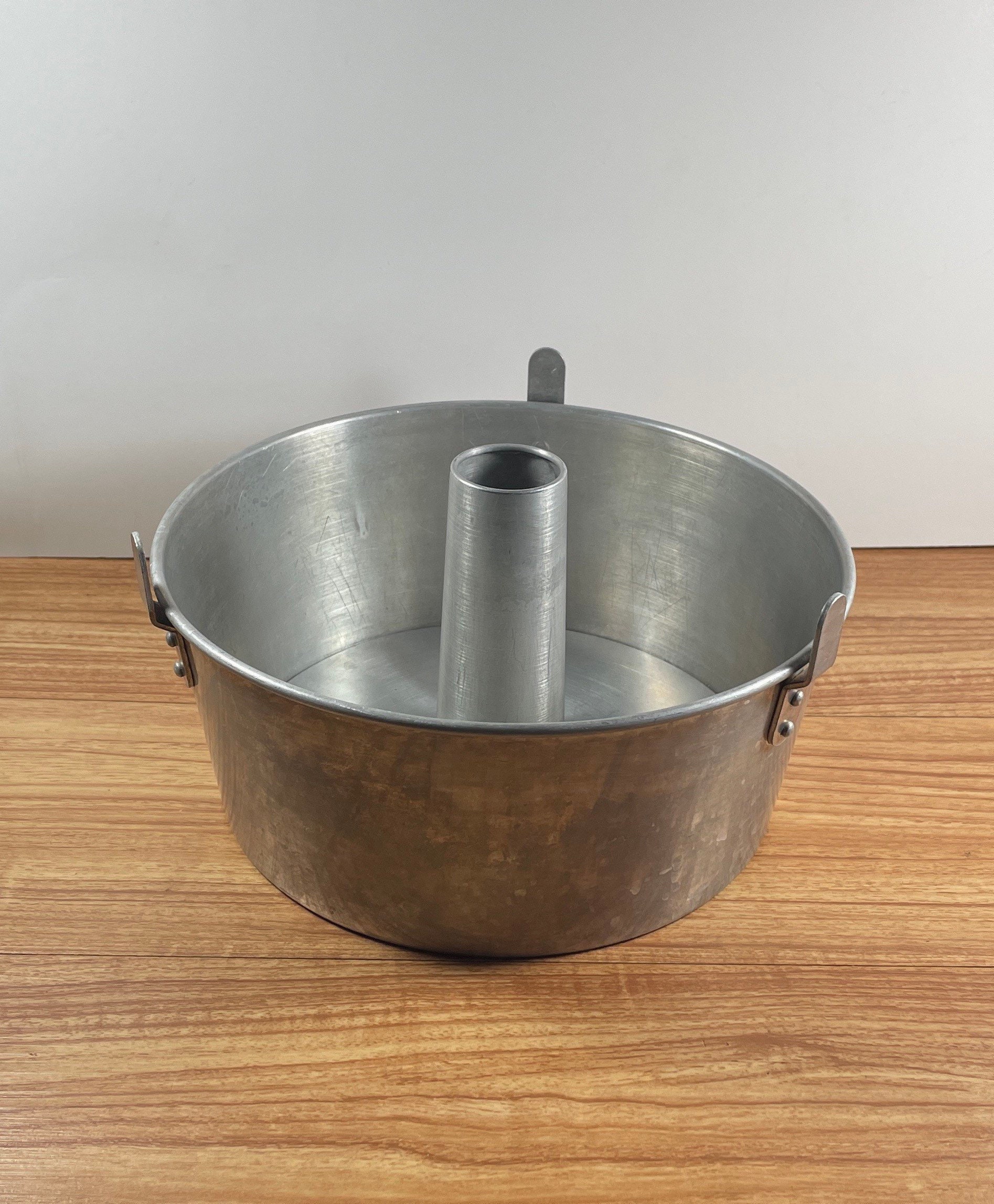 2 Piece Bundt Pan 