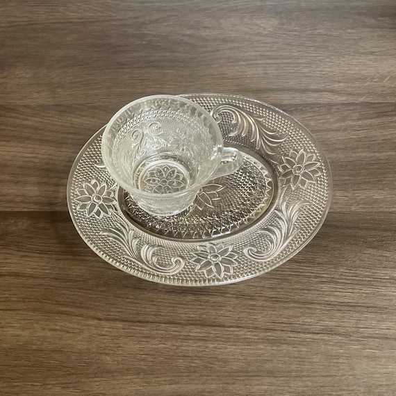 8 Piece Set Tiara Chantilly Sandwich Glass Snack Plate and Cup