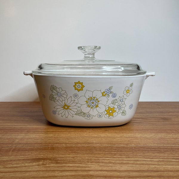 Corning Ware Floral Bouquet 2 1/2 Quart Casserole Dish with Lid - Vintage Glass Baking Dish - Daisy Floral Motif - P-2 1/2-B