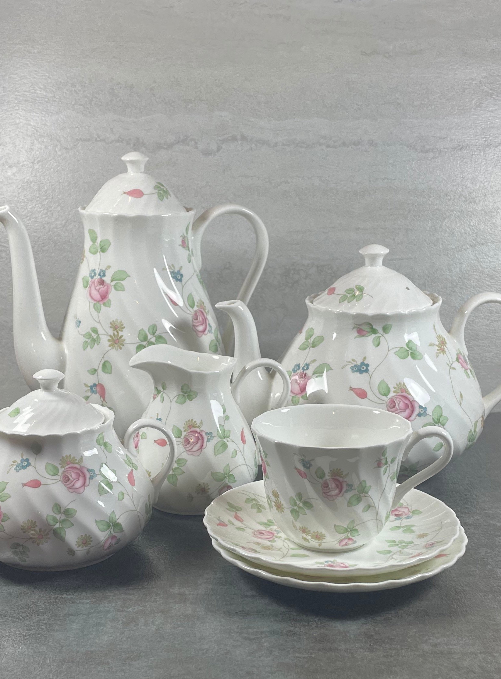 Wedgewood Rosehip Tea and Coffee Service - Vintage English Bone 
