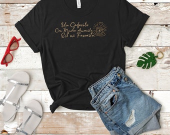 En kaffekopp med mycket kärlek är min favoritunisex-t-shirt, Lite kaffe med mycket kärlek är min favoritunisex-t-shirt