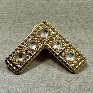 1.25” Wide Worshipful Master Square w/ Rhinestones Lapel Pin