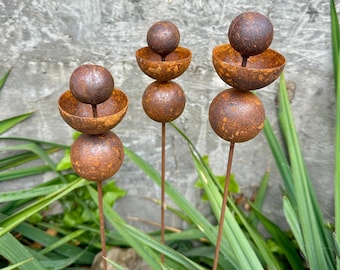 Rusty Flower Buds Set of 3, Garden Stakes, Metal Yard Art, Outdoor Garden Decor, Rustic Metal Sculpture Rusty Rain Catchers Unique Gift