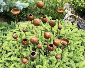Rusty Flower Buds Set of 20, Metal Garden Stakes, Rustic Yard Art, Outdoor Metal Decor, Weathered Garden Sculpture, Rusty Rain Catchers