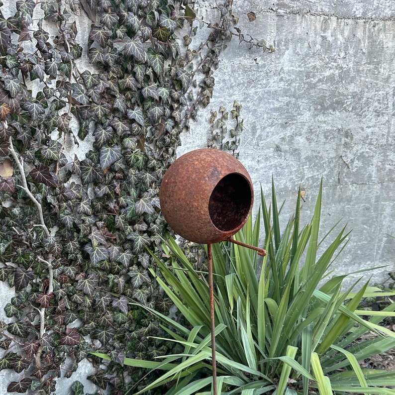 6” Bird Feeder Outdoor Garden Decor, Rusty Snack Bar Garden Stakes, Modern Metal Bird House, Rustic Bird Perch, Yard Art, Wildlife Feeder