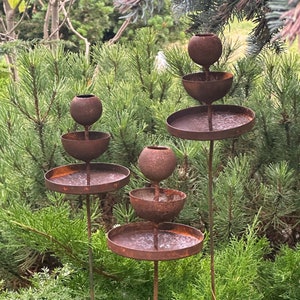 Bird bath outdoor garden decor, Rusty flower garden stakes, Bird bath