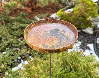 Rusty Metal Bird Bath Garden Stake, Rain Cathers Yard Art