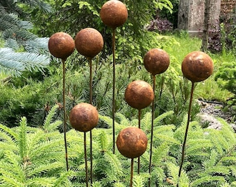 Rusty flower buds set of 8, Garden stakes garden decor, Metal garden decor, Metal yard art, Outdoor metal decor, Rusty metal garden decor