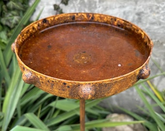 Rusty Metal Bird Bath, Rain Catcher, Outdoor Garden Decor (8 inch)