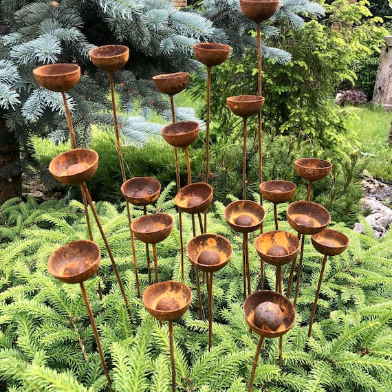 Rustikale Metall Gartenblumen, 20er Set, Rain Catcher Yard Art