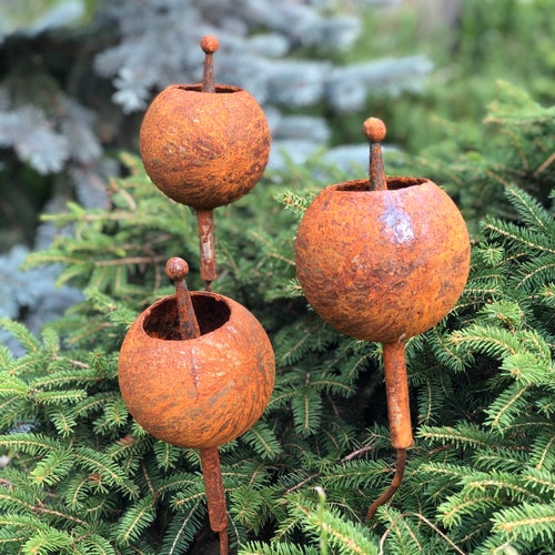 Set of 3 Rusty Metal Garden Stakes Rusty Garden Finials Etsy