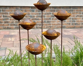 Rusty flower buds set of 6, Metal Rain Catchers, Bee & Butterfly Cups Outdoor Garden Decoration, Water Station, Garden Stakes