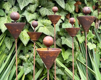 Rustic Metal Rain Catcher Garden Stakes, Bee & Butterfly Feeder, Outdoor Decor, Set Of 6