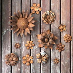 Set of 13 Rusty flowers wall hanging, Rusty flowers wall decor, Rustic wall decor, Rusty wall hanging, Rusty home decor, Terrace decoration