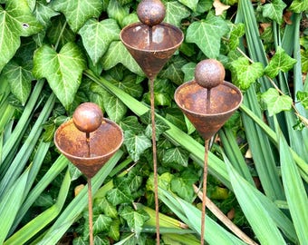 Rustic Metal Rain Catcher Garden Stakes, Bee & Butterfly Feeder, Outdoor Decor
