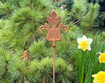 Fiore di metallo, Pali da giardino, Arredamento da giardino, Arredamento da giardino in metallo, Arte del cortile in metallo, Arredamento in metallo per esterni, Scultura da giardino in metallo arrugginito, Arte del cortile