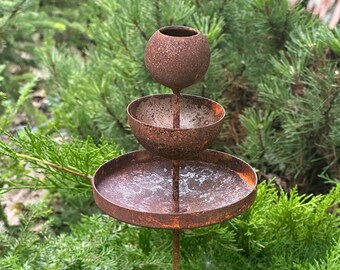 Rusty Flower Garden Stakes, Metal Rain Catchers, Bee Cups Outdoor Garden Decor, Bees Garden Decor, Butterfly Feeder, Watering Station