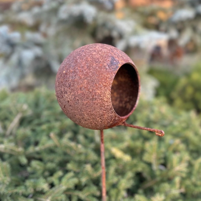 6” Bird Feeder Outdoor Garden Decor, Rusty Snack Bar Garden Stakes, Modern Metal Bird House, Rustic Bird Perch, Yard Art, Wildlife Feeder