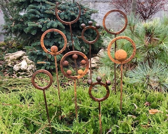 Rusty finials set of 8, Garden stakes, Metal garden decor, Metal yard art, Outdoor metal decor, Rusty metal rings garden sculpture