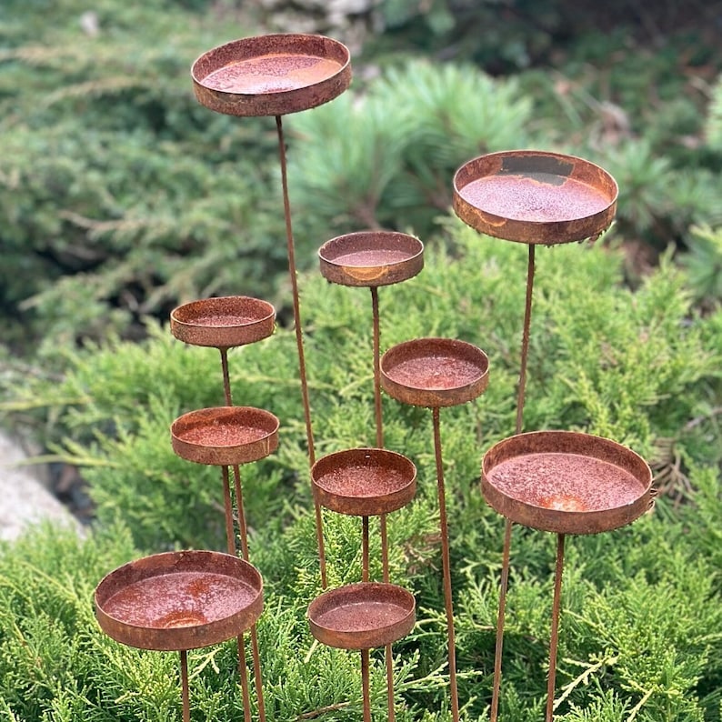 Rain catcher outdoor garden decor, Rusty flower garden stakes, Yard Art, Bees Feeder