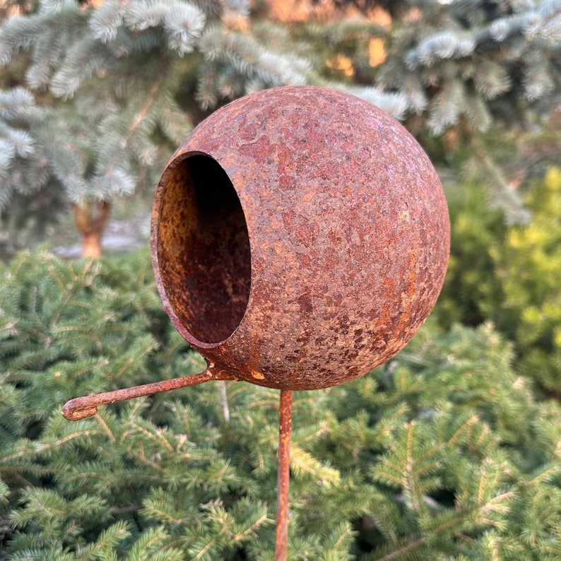 6” Bird Feeder Outdoor Garden Decor, Rusty Snack Bar Garden Stakes, Modern Metal Bird House, Rustic Bird Perch, Yard Art, Wildlife Feeder