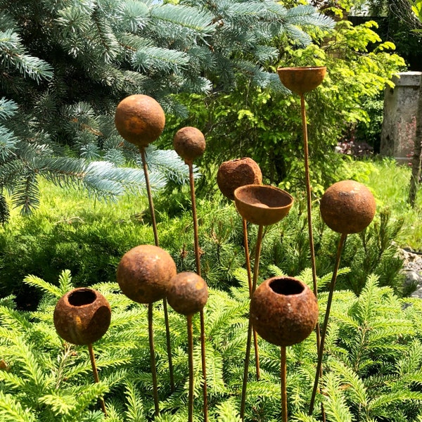 Lot de 10 boutons de fleurs rouillés, piquets de décoration de jardin, décoration de jardin en métal, sculpture en métal, décoration extérieure en métal, attrape-pluie en métal rouillé