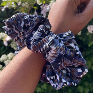 Crinkle Scrunchie for Hair,Geometric Print Hair Tie for Dreadlocks, Braids, Afro Hair ,Jumbo, Large & Small Scrunchies