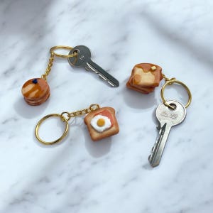 Mini porte-clés en argile - breloques pour sac, épingles de tour de cou et pendentifs inspirés du petit-déjeuner