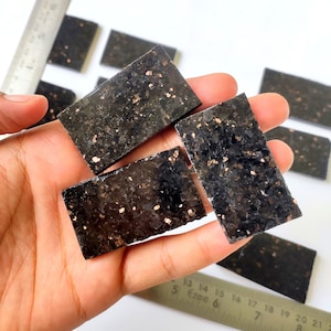 Placas de nuumita - Lote de placas de pedras preciosas de nuumita por atacado - pedra de nuumita Placa de pedra bruta - Placas de cristal de nuumita a granel soltas