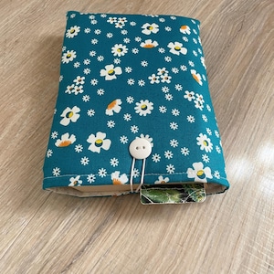 Retro Floral Fabric Book Sleeve: E-Reader Cover, Book Protector