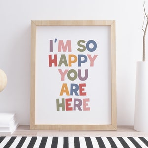 Impresión "Estoy tan feliz de que estés aquí", arte de pared imprimible para el aula, decoración para maestros, arte escolar, letrero de bienvenida con colores bohemios, descarga instantánea