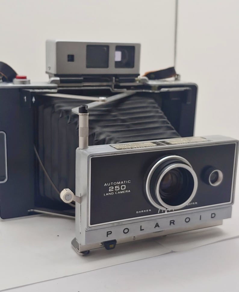 Folding Camera Vintage Polaroid Automatic 250 Land Camera Etsy