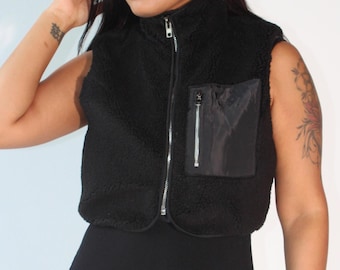 Black Sherpa Fleece Vest | Zip Up Vest | Versatile Sleeveless Jacket | Y2K Fuzzy Outerwear | Cozy Layering Piece l Black Cropped Vest