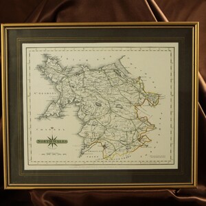 Vintage Wood Framed, mapa acristalado del norte de Gales procedente de Bretaña, Francia. Listo para colgar.***Envío gratis