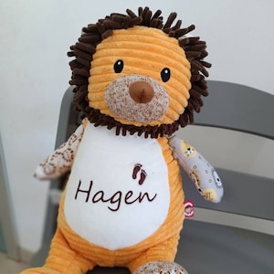Lion Peluche personnalisée brodée individuellement avec nom et dates