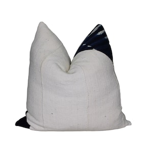 Authentic Off White/ Vintage Indigo Mud Cloth Throw Pillow Cover/ MudCloth  Cushion / Bogolan Pillow Case/ African Mudcloth Pillow Cover