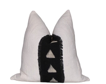 Authentic White And Black Mud Cloth Throw Pillow Cover/ Mudcloth Cushion /Bogolan Pillow Case/ African Mudcloth Pillow Cover