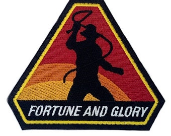 Patch "Fortune And Glory" (9,5 cm) - Insígnia bordada de Indy Jones para costurar ou passar a ferro - Ideal para fantasias, jaquetas, mochilas, bonés e presentes.