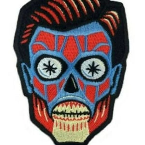 Distintivo da stirare/cucire con logo They Live (3,5 pollici), classico film horror, fantascienza, cospirazione, fai da te, toppe regalo per costumi, zaini, giacche, cappelli di Halloween