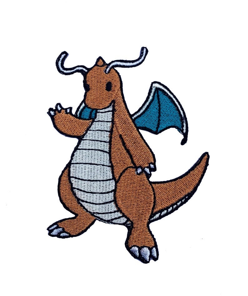 Dragonite Patch (3 polegadas) Bordado Ferro ou Costurar em Emblema Dragão de Fogo Lembrança Retro Traje DIY Equipe Instinto Místico Valor Presente Patches imagem 1